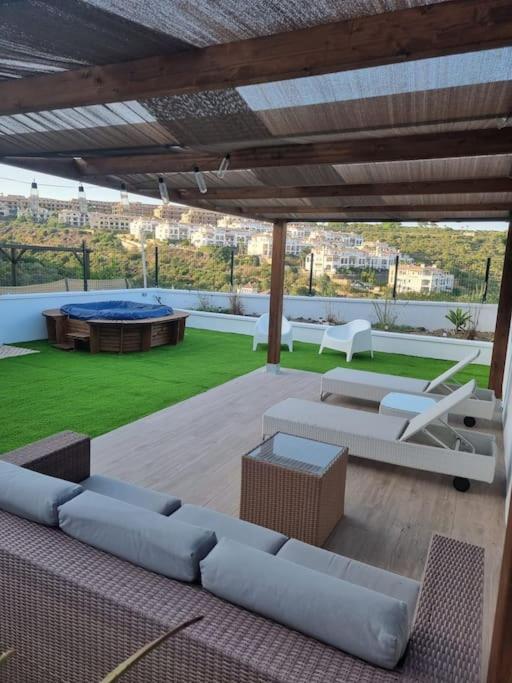 Apartment Sea Views Near Beach/golfcourse With Exterior Hot Tub *